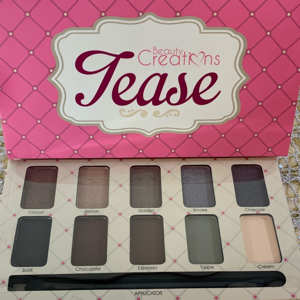 Eyeshadow palette